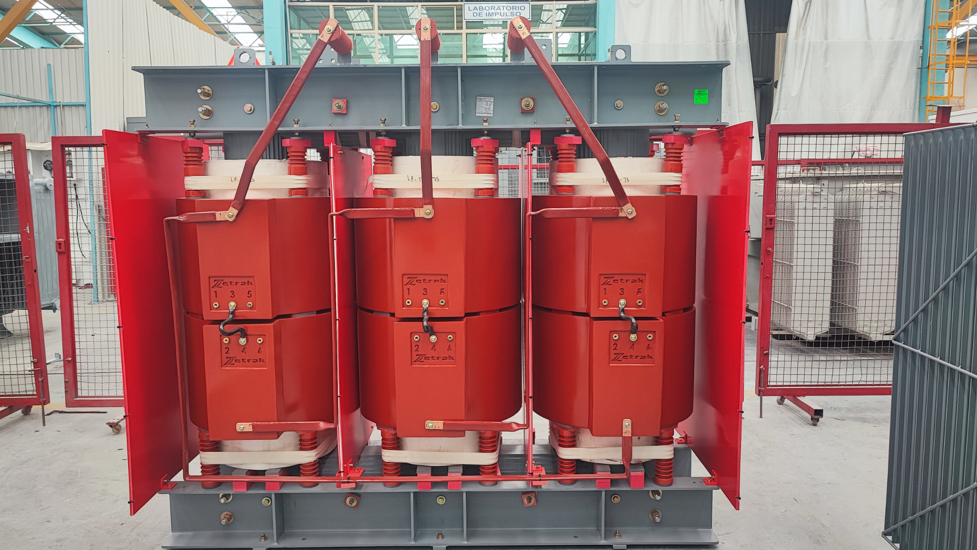 34_Black_Red_Modern_Desktop_Wallpaper_3 - GGR Transformadores